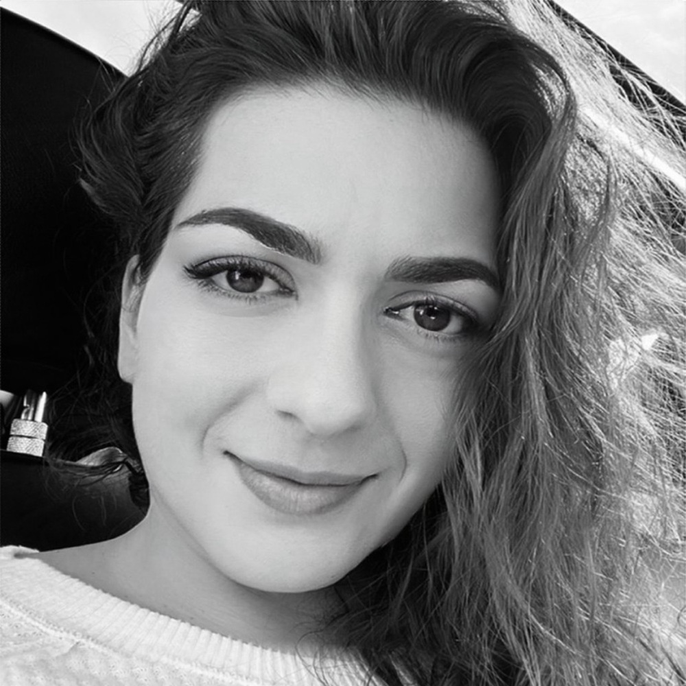 Meet your Posher, Antonia
